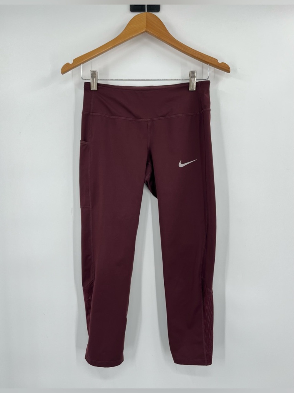 Nike Dri Fit Leggings XS Burgundy High Waisted Mesh Pocket Crop Athleisure gym